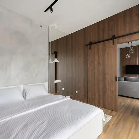 New Comfort 205 By Bookinghost *