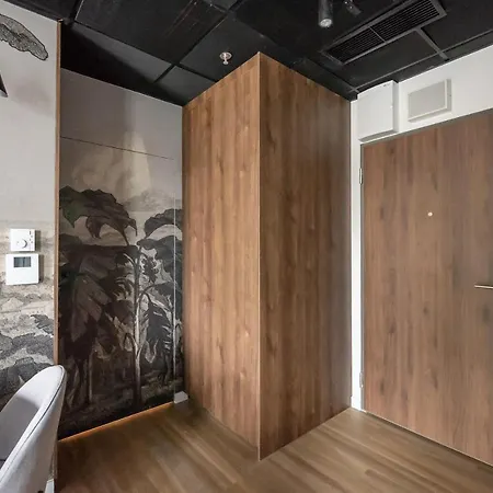 New Comfort 205 By Bookinghost *