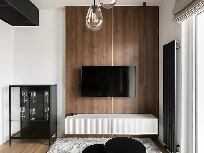 New Comfort 205 By Bookinghost *