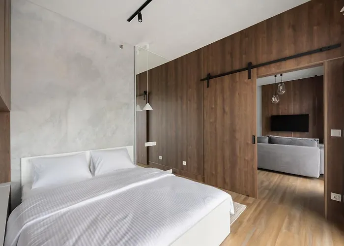 New Comfort 205 By Bookinghost *