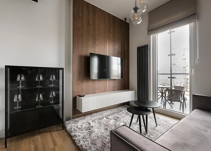 New Comfort 205 By Bookinghost *