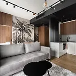New Comfort 205 By Bookinghost * وارسو