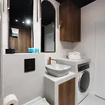 New Comfort 205 By Bookinghost شقة وارسو